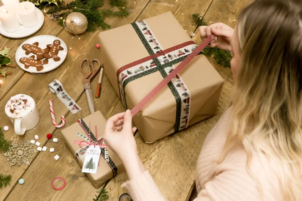 Violet Studios Gift Decorating Bundle - Home for Christmas