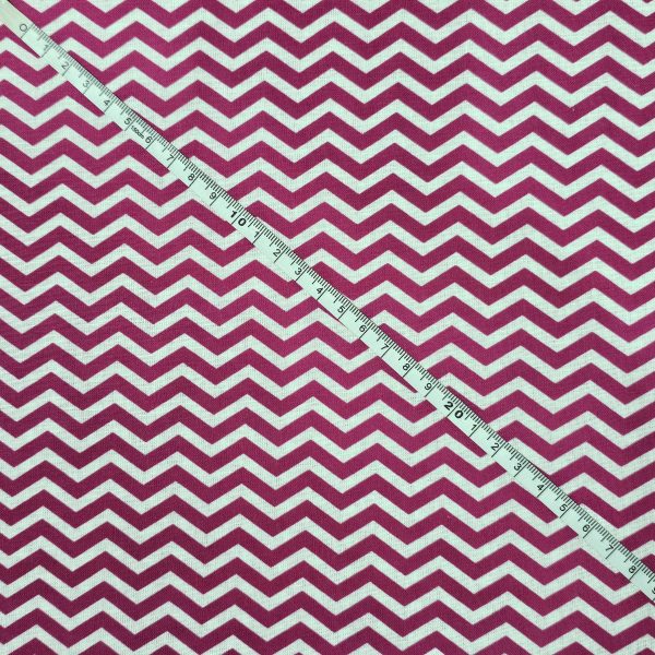 Crafty Fabrics - Small Zigzag Design - CC078