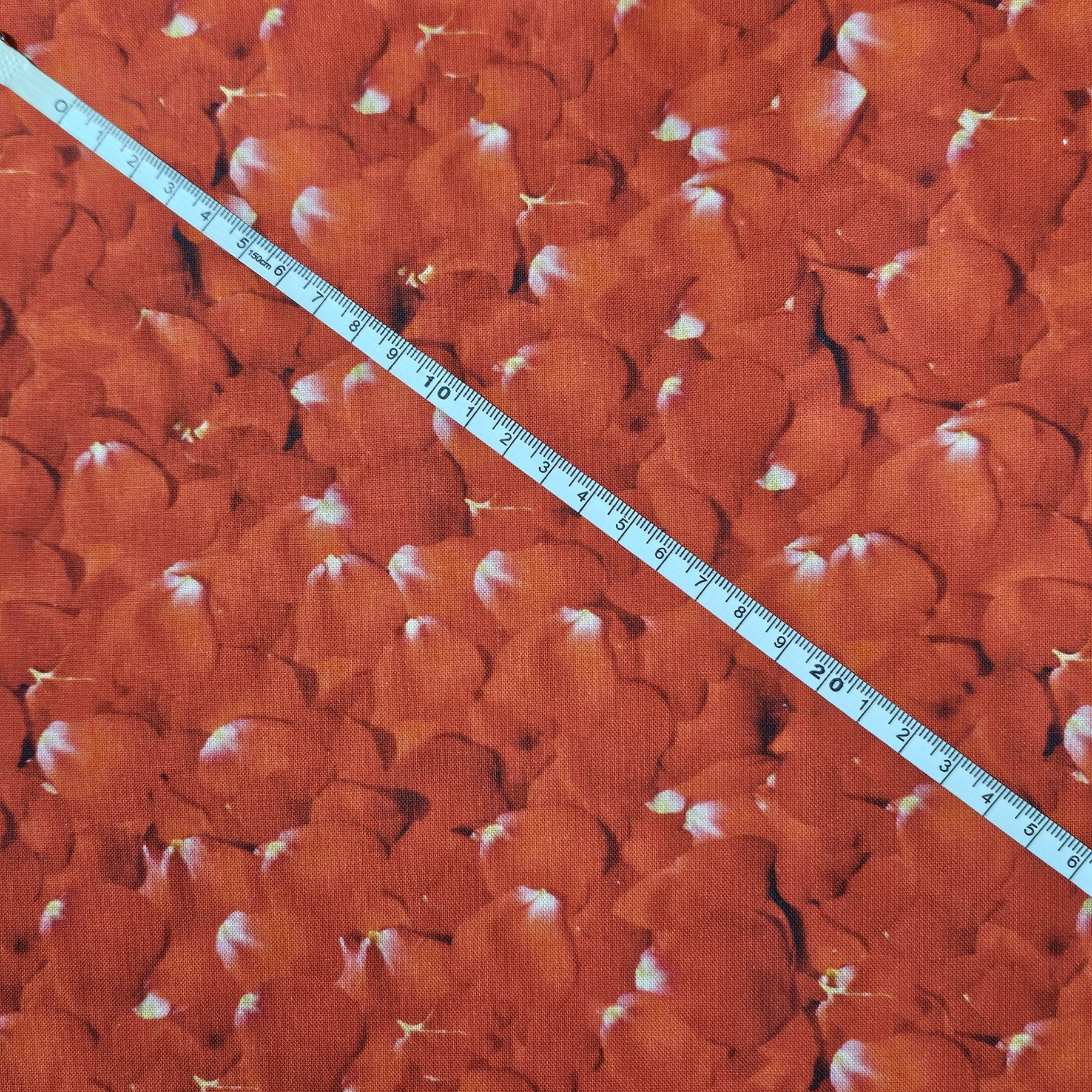 Crafty Fabrics - Small Petal Design - CC083