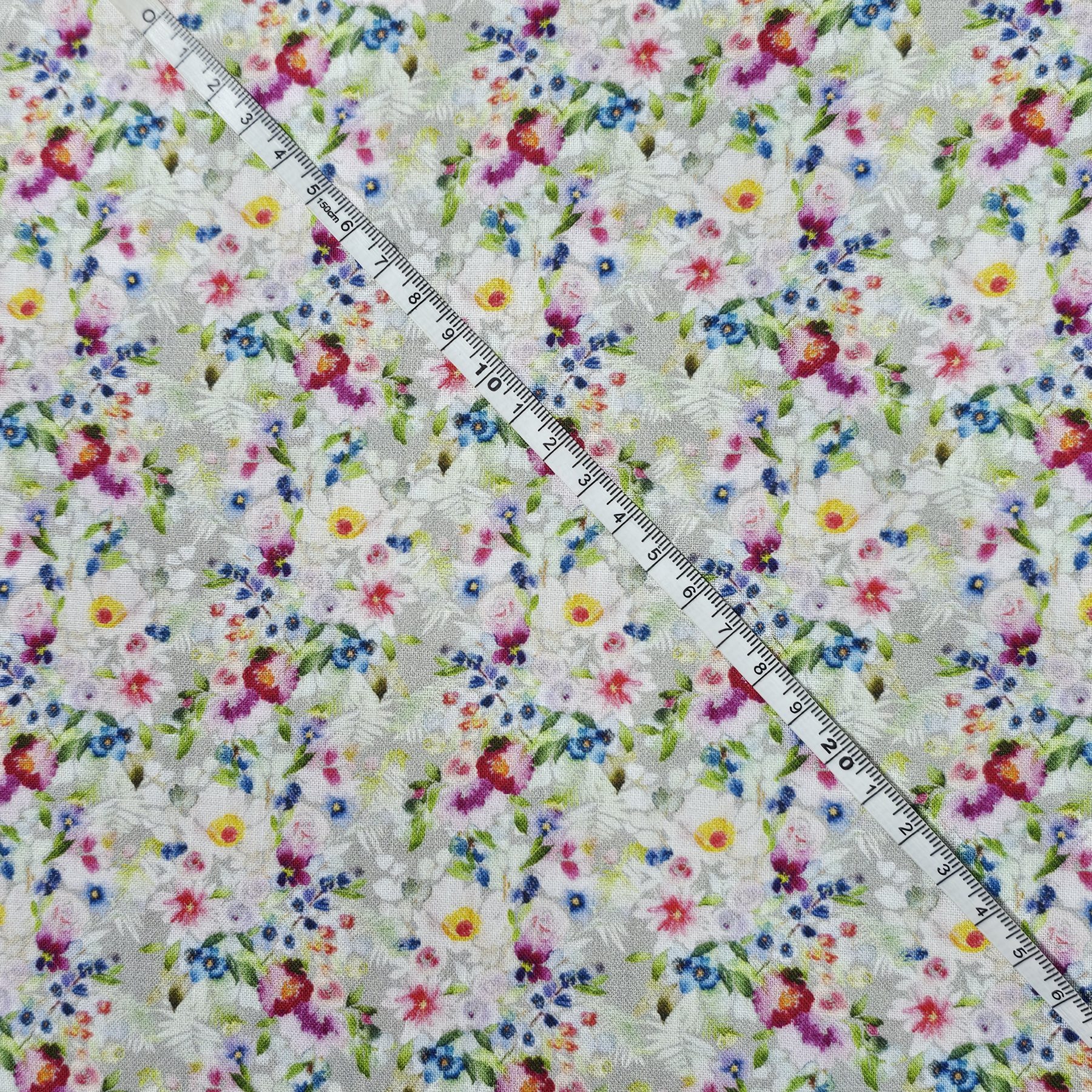 Crafty Fabrics - Small Flowers Design - CC112