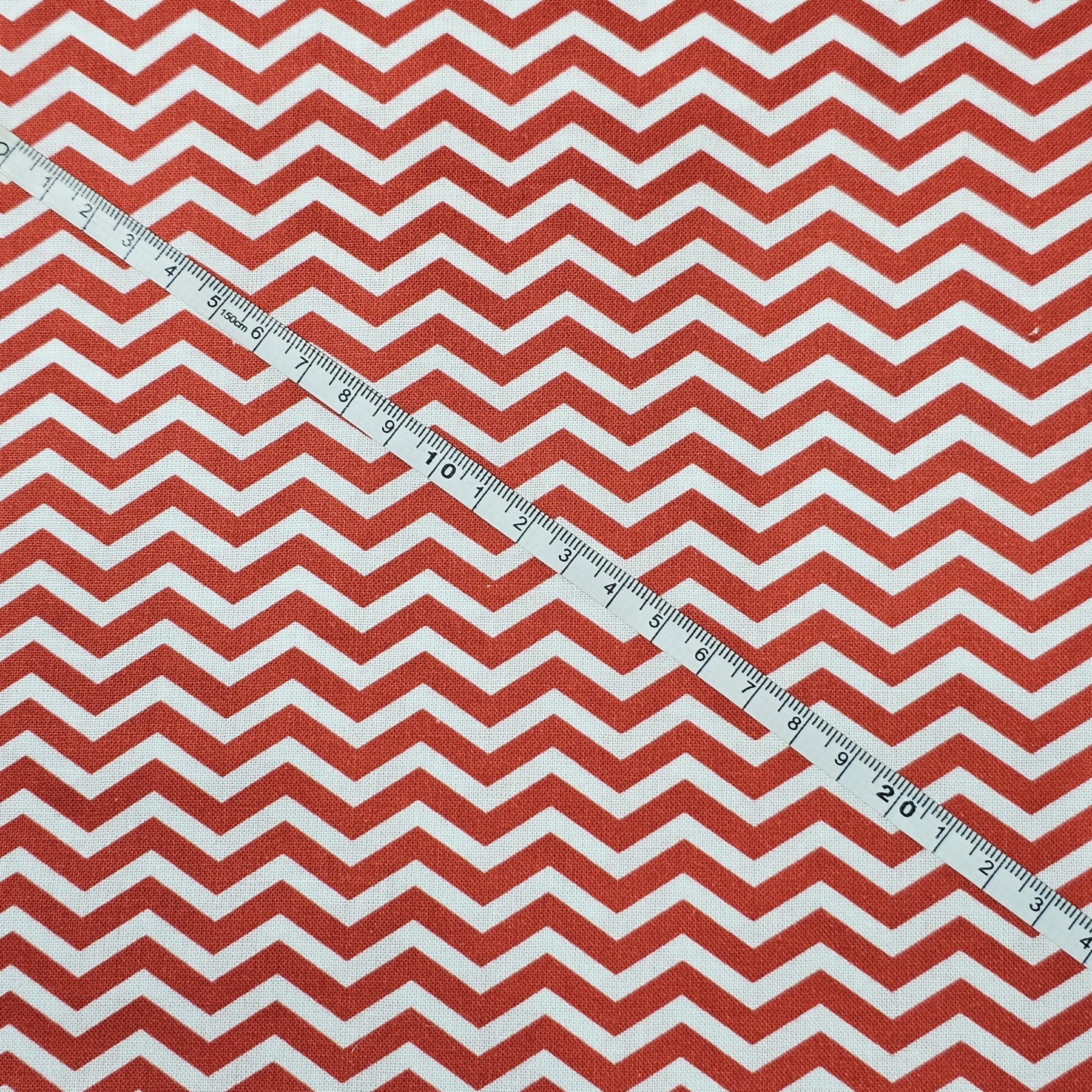 Crafty Fabrics - Small Zigzag Design - CC123