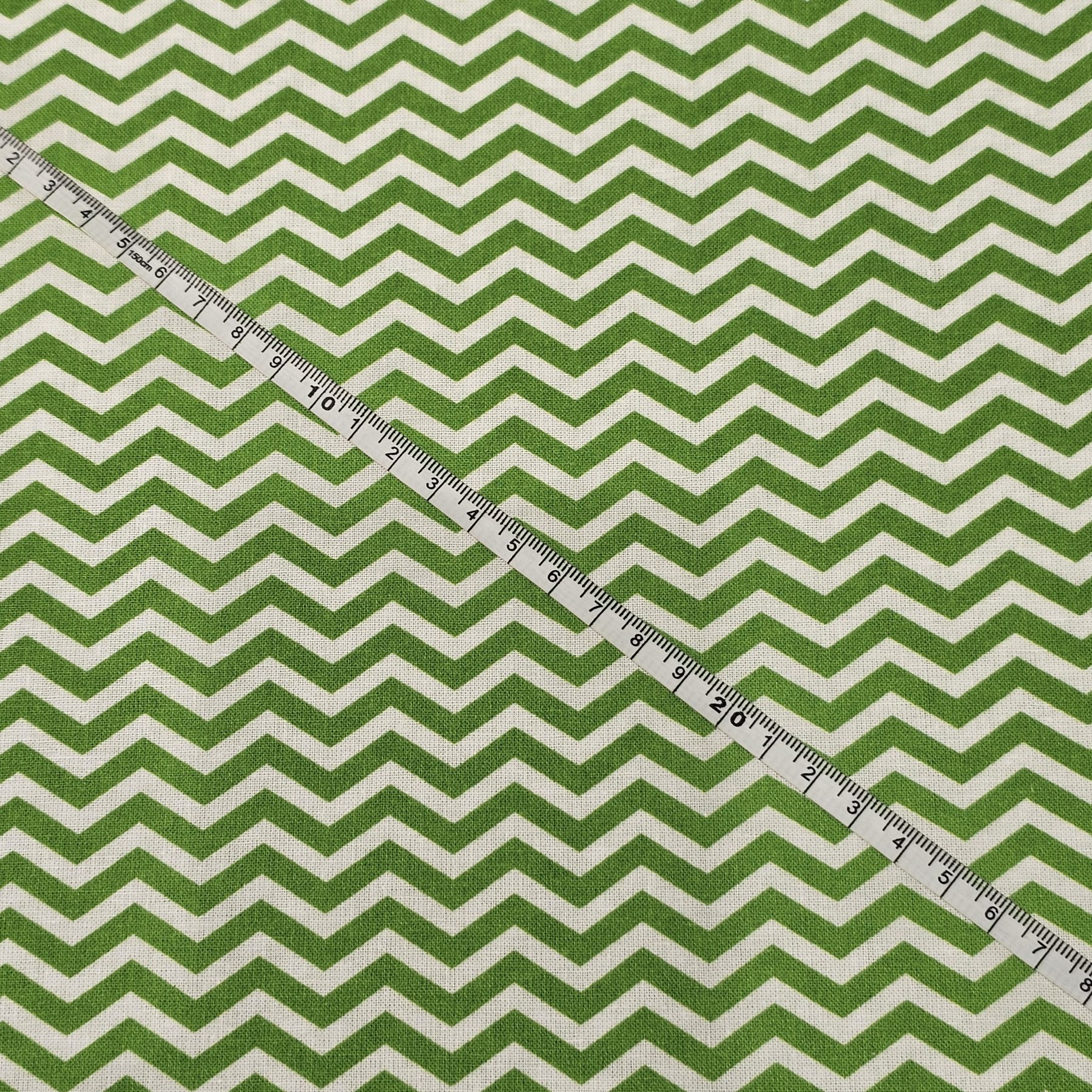 Crafty Fabrics - Small Zigzag Design - CC124