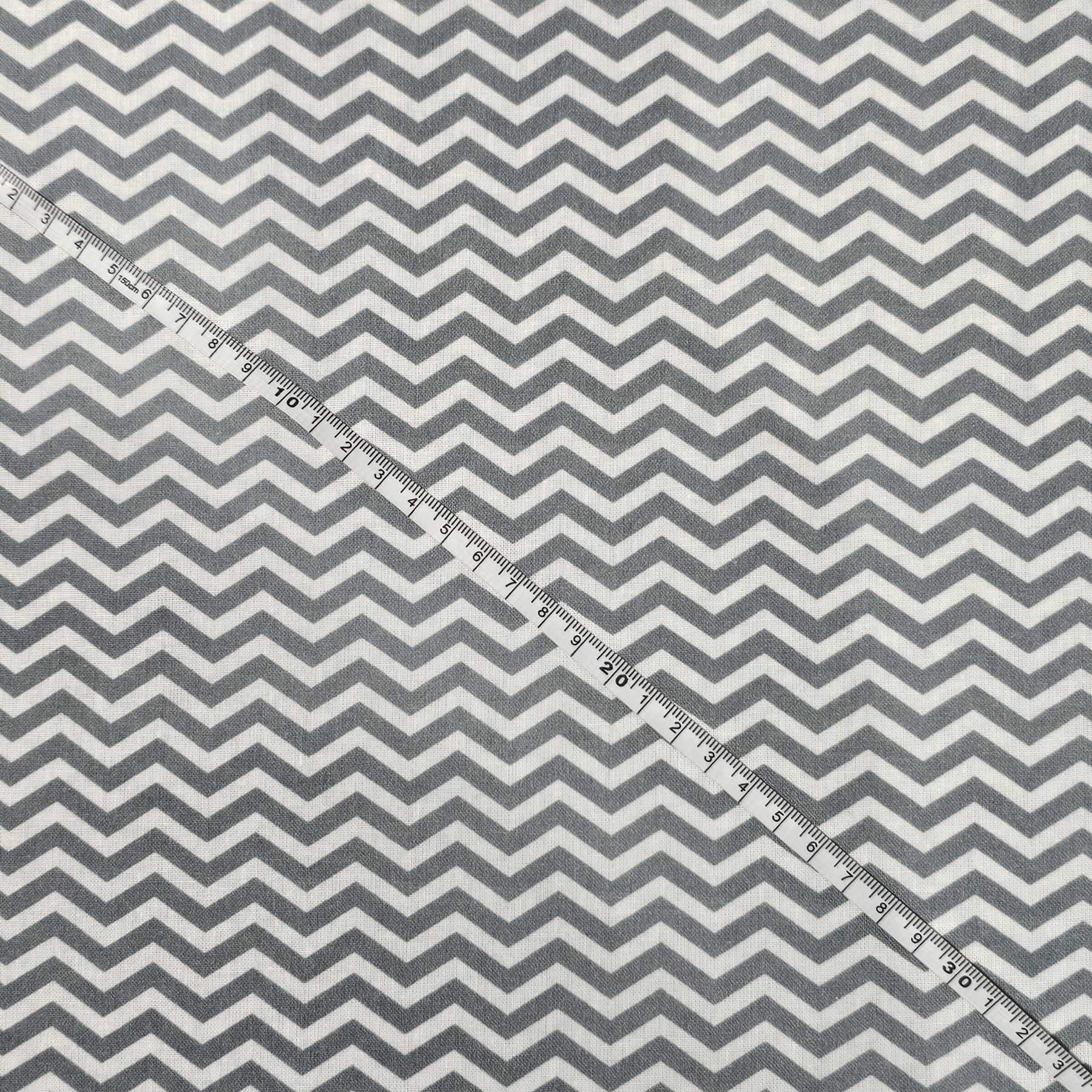 Crafty Fabrics - Small Zigzag Design - CC133
