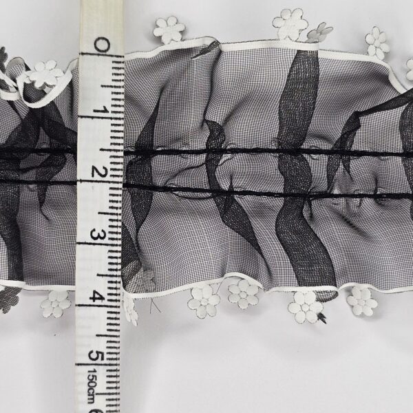 Medium Black & White Lace Trimmings - 3 metres - TP3013