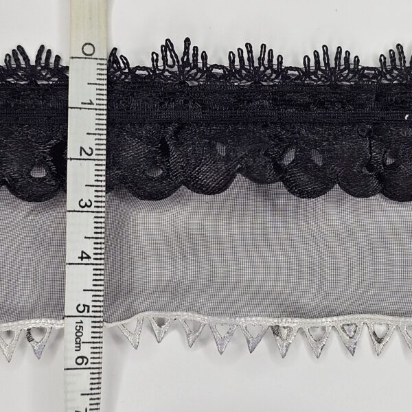 Medium Black & White Lace Trimmings - 3 metres - TP3024