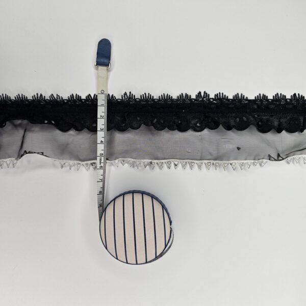 Medium Black & White Lace Trimmings - 3 metres - TP3024