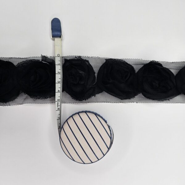 3D Flowers Large Black Trimmings - 3 metres - TP3011