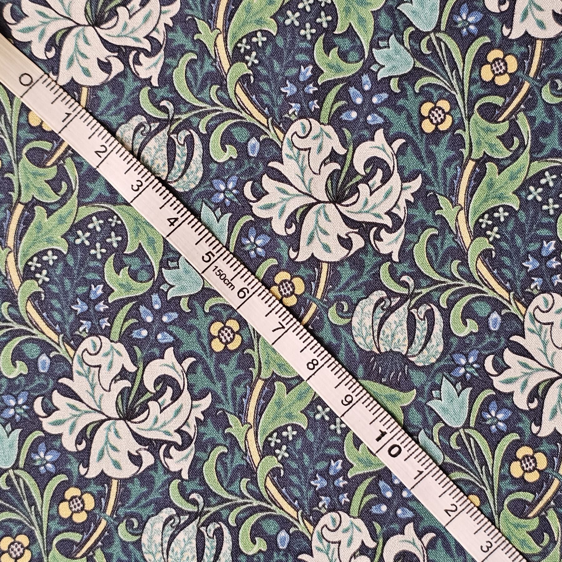 William Morris - Golden Lily - Marine - CC005