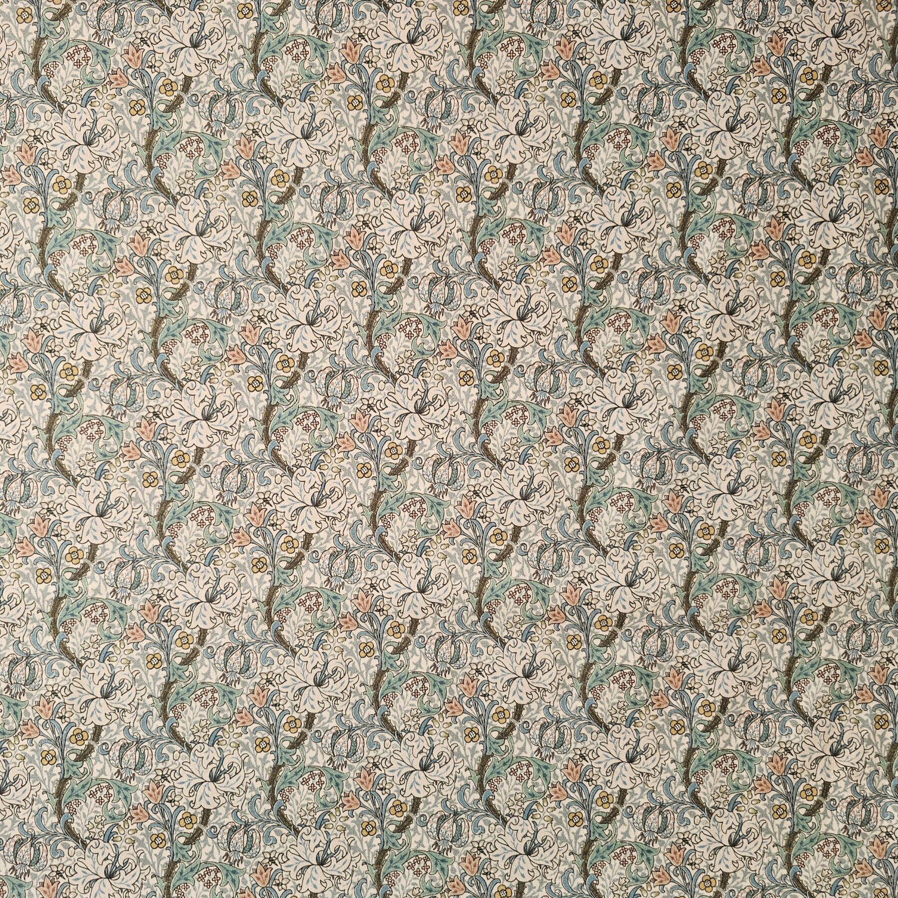 William Morris - Golden Lily - Opalite - CC004