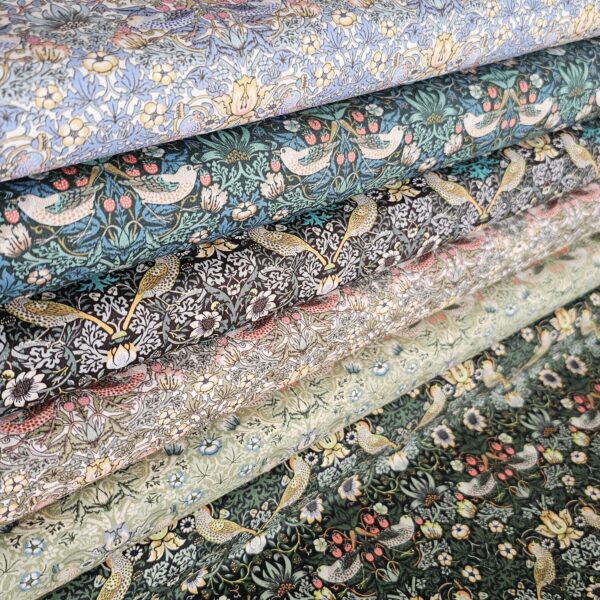 William Morris - Strawberry - Thief Blossom - CC013