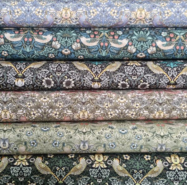 William Morris - Strawberry - Thief Pistachio - CC012