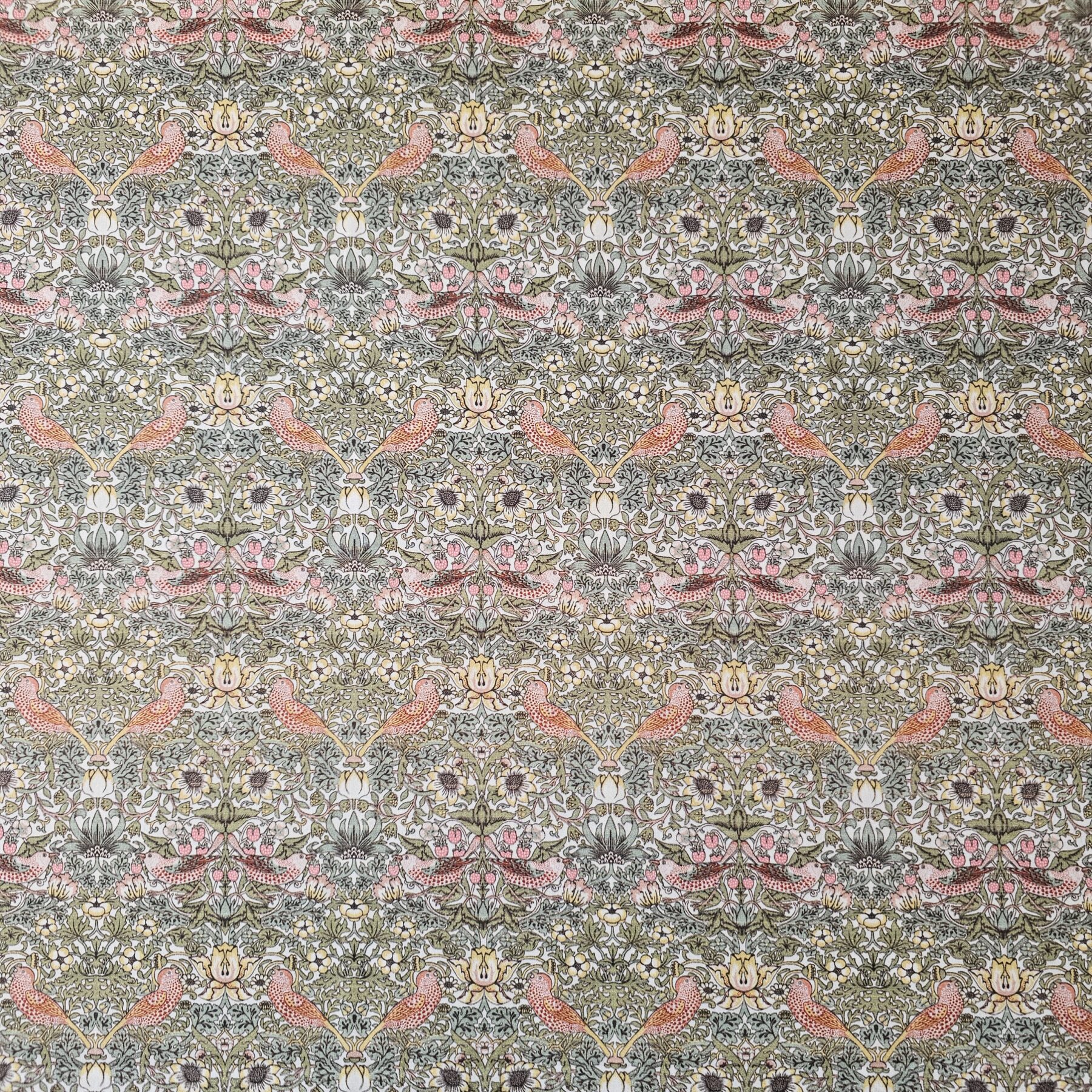 William Morris - Strawberry - Thief Blossom - CC013