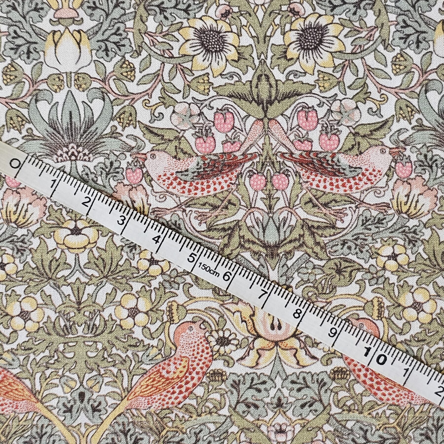 William Morris - Strawberry - Thief Blossom - CC013