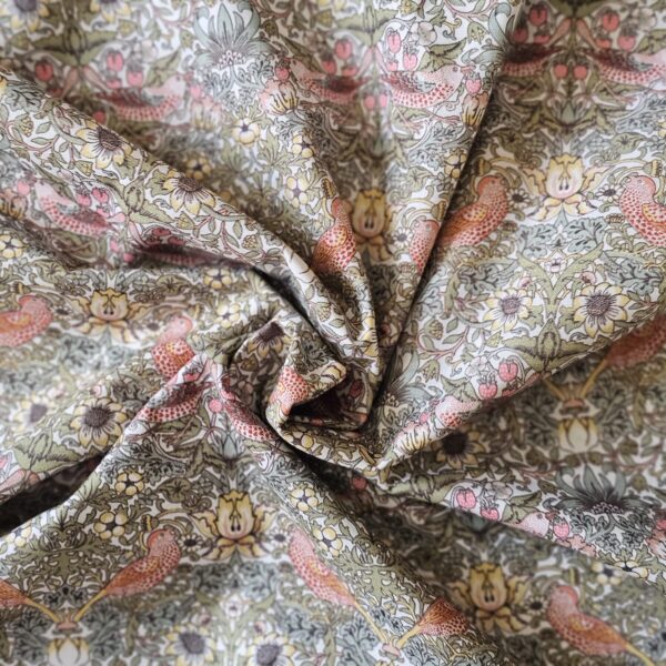 William Morris - Strawberry - Thief Blossom - CC013