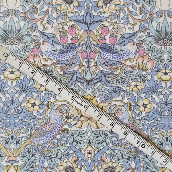 William Morris - Strawberry - Thief Cornflower - CC014