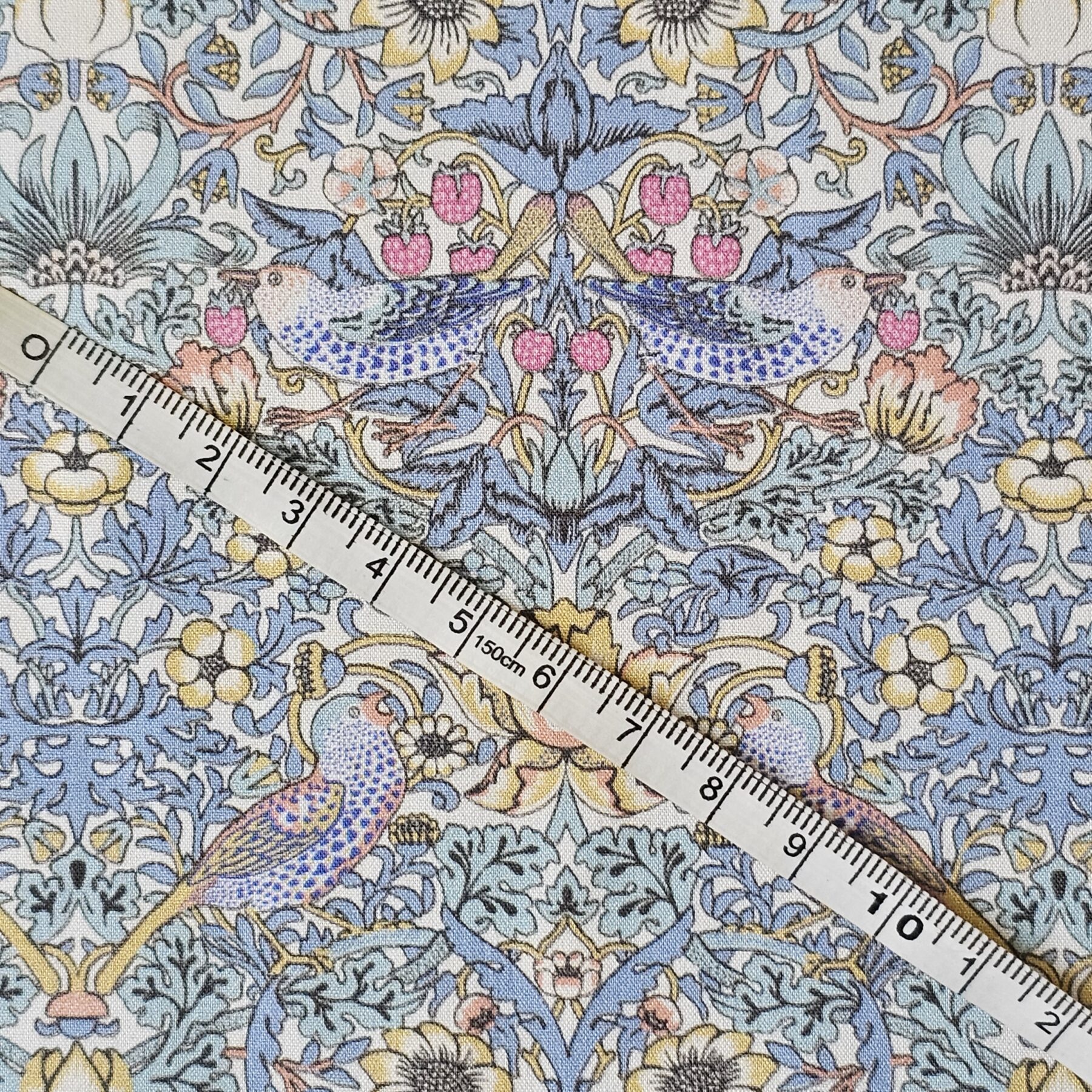 William Morris - Strawberry - Thief Cornflower - CC014