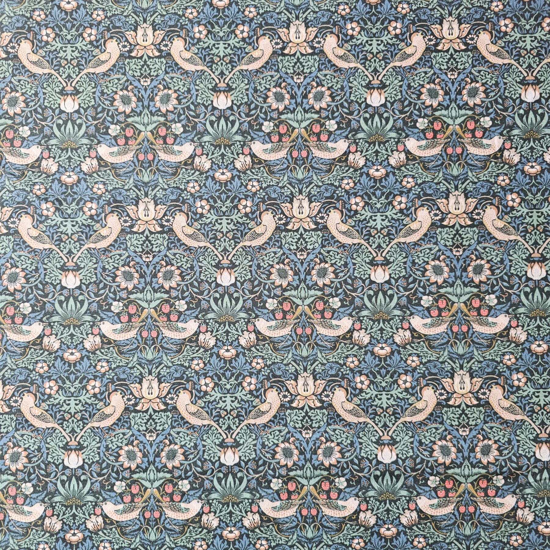 William Morris - Strawberry - Thief Ivy - CC019