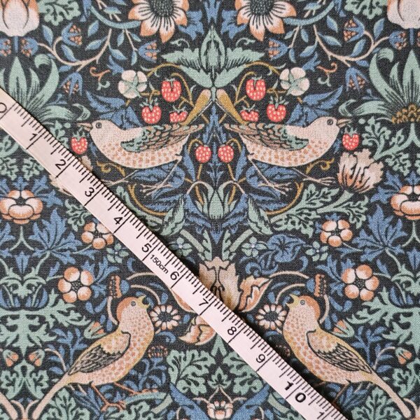 William Morris - Strawberry - Thief Ivy - CC019